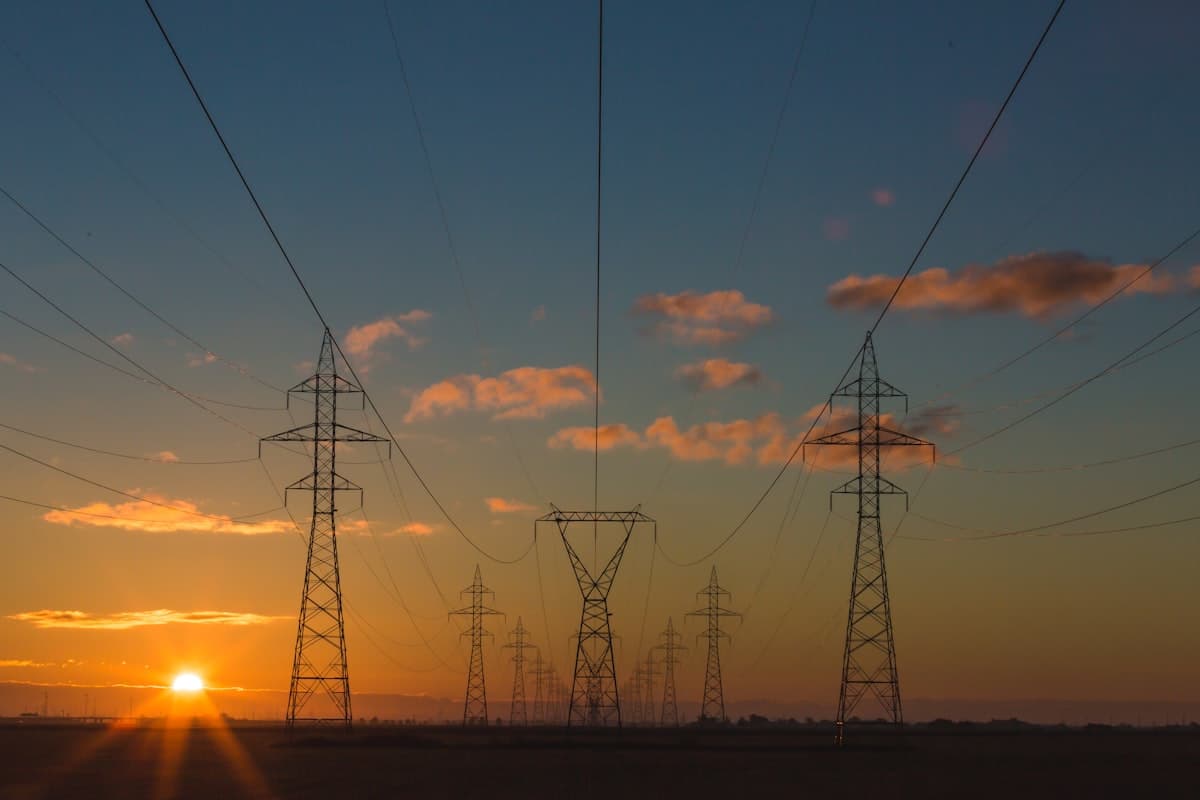 Lignes électriques — backup et énergie domestique